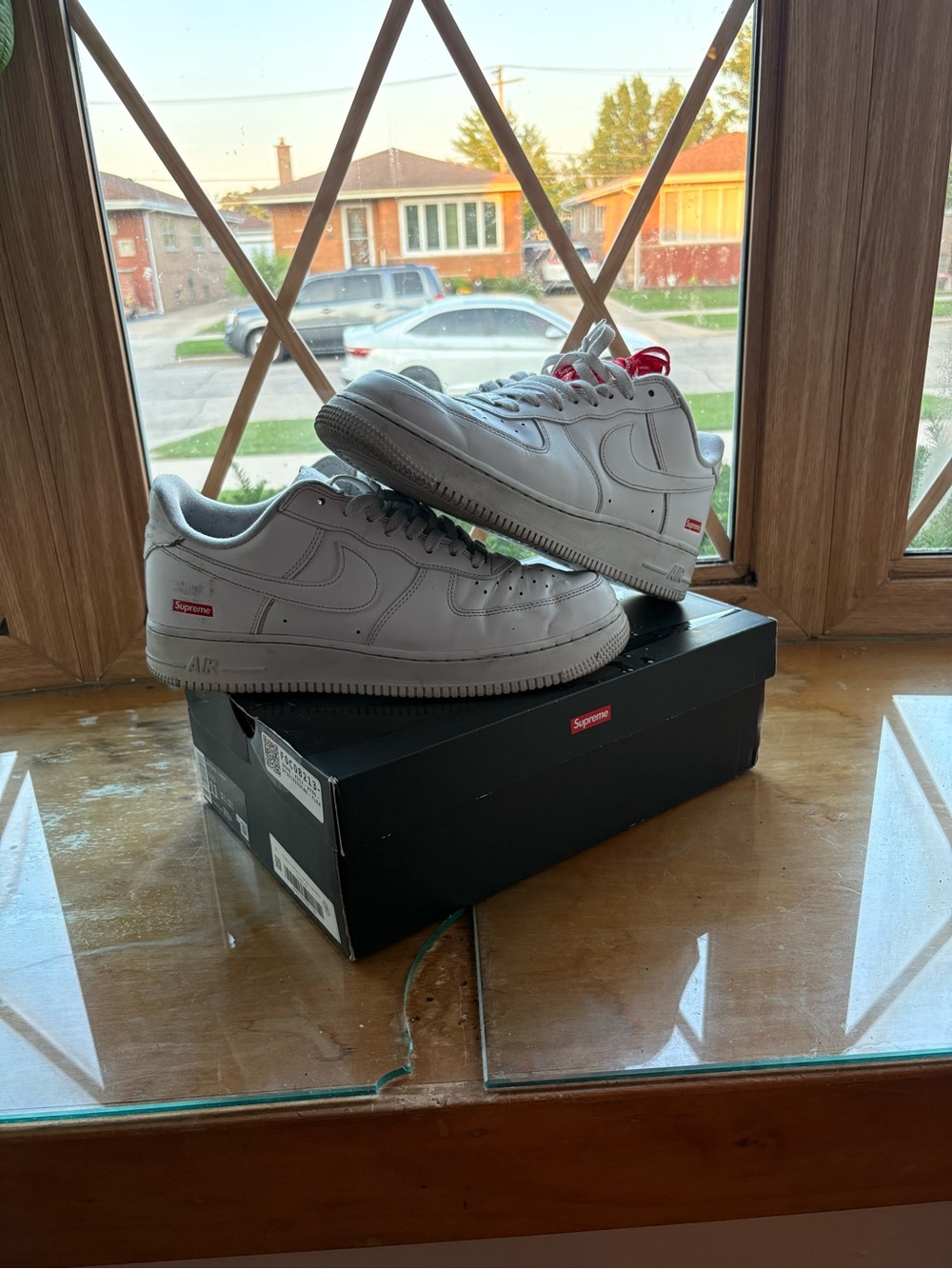 Supreme x Nike White Low-Top Sneakers with Red Accents - Men